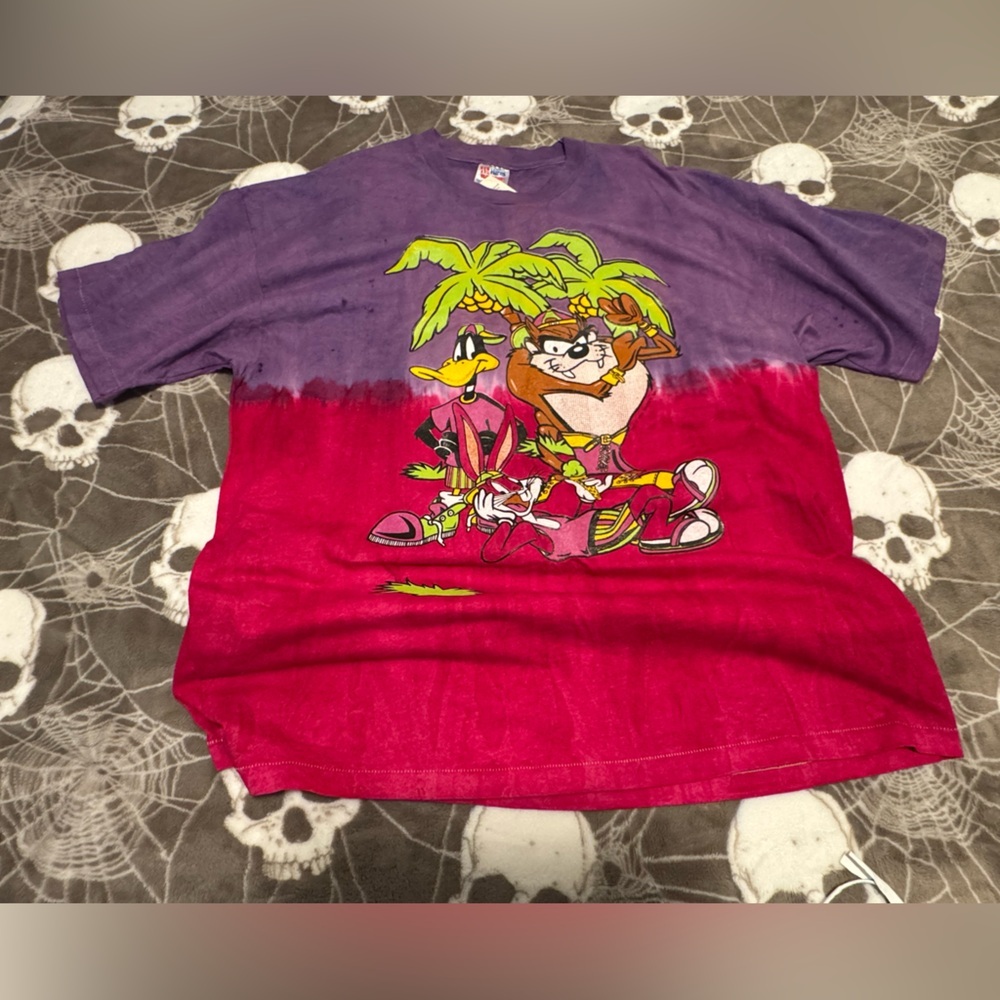 💙💜🩷💛 Looney Tunes Cartoon Graphic Tie-dye Tee - Purple and Red XXL